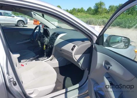 2010 Toyota Corolla Le z USA, uszkodzony, nr VIN 2T1BU4EE5AC352555